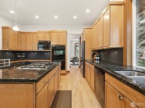 18603 E Spring Lake Drive SE, Renton WA 98058