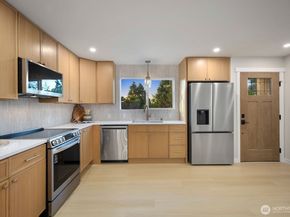 3209 NE 98th Street, Seattle WA 98115