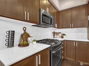 2129 NW Talus Dr, Issaquah WA 98027