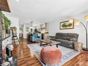 17001 Inglewood Road NE N209, Kenmore WA 98028