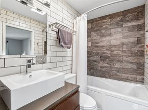 17001 Inglewood Road NE N209, Kenmore WA 98028