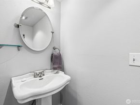 17001 Inglewood Road NE N209, Kenmore WA 98028