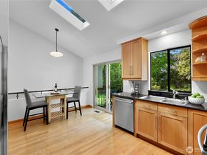 13800 SE 21st Street, Bellevue WA 98005