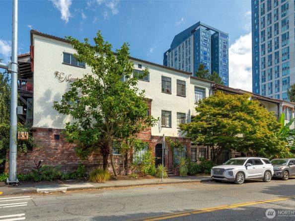 4204 11th Avenue NE 17, Seattle WA 98105