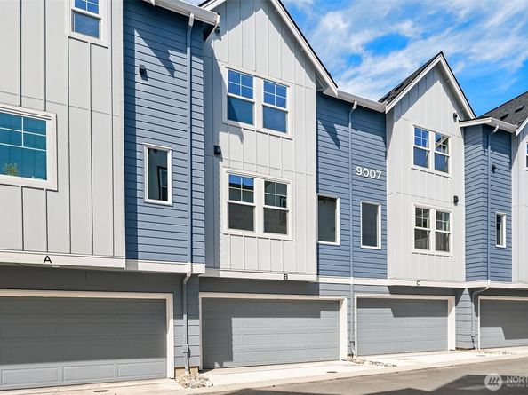 9007 NE 203rd Lane B, Bothell WA 98011