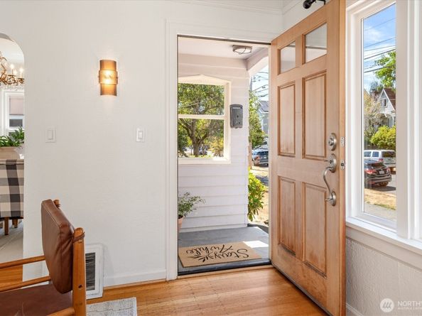 8036 9th Avenue NW, Seattle WA 98117