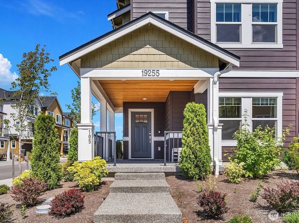 19255 NE 69th Circle 105, Redmond WA 98052