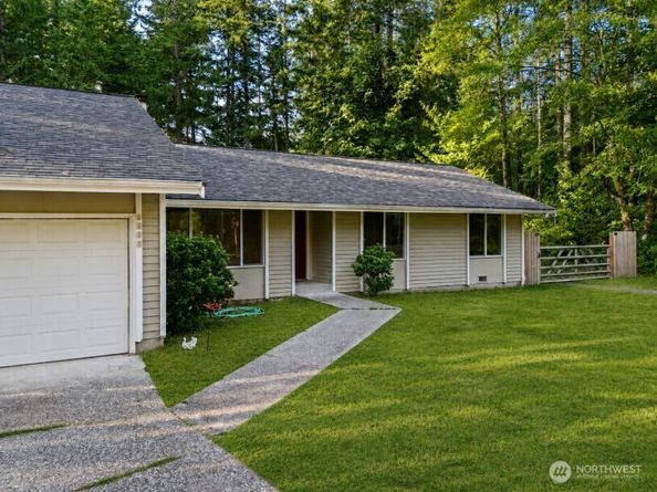 9565 Emerald Drive SE, Port Orchard WA 98367