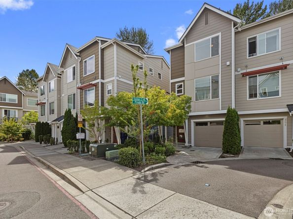 347 Vashon Court NE, Renton WA 98059