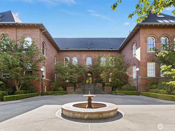 1401 5th Avenue W 305, Seattle WA 98119