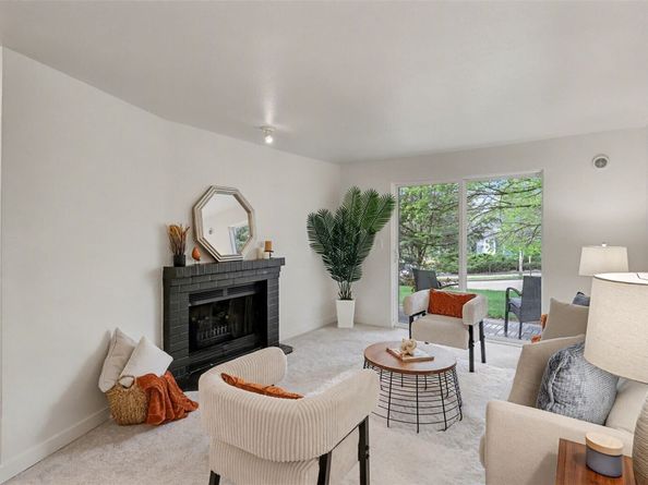 14210 NE 181st Place M102, Woodinville WA 98072