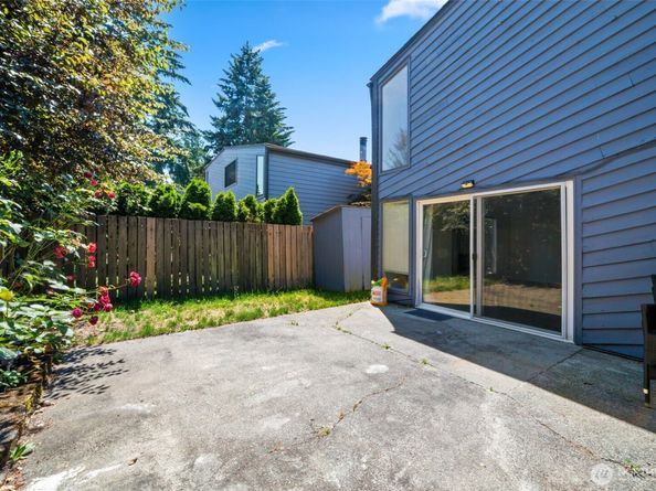 720 141st Lane SE 713, Bellevue WA 98007