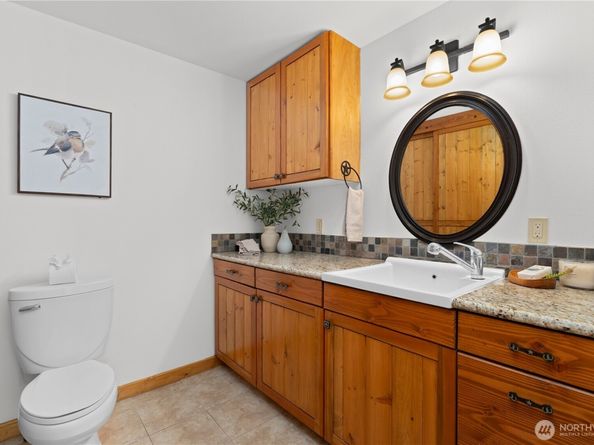 16 Bridlewood Circle, Kirkland WA 98033