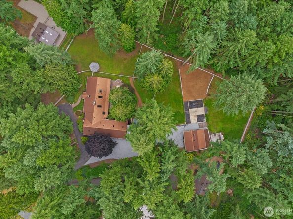 16 Bridlewood Circle, Kirkland WA 98033