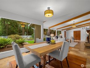 16 Bridlewood Circle, Kirkland WA 98033