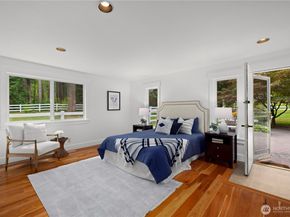 16 Bridlewood Circle, Kirkland WA 98033