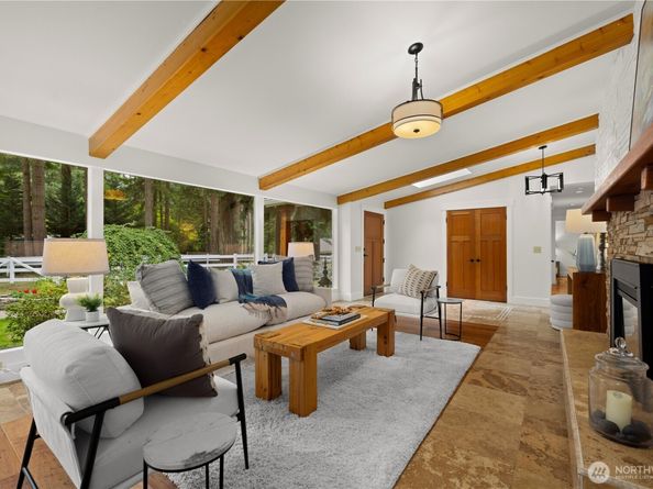 16 Bridlewood Circle, Kirkland WA 98033