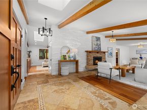 16 Bridlewood Circle, Kirkland WA 98033