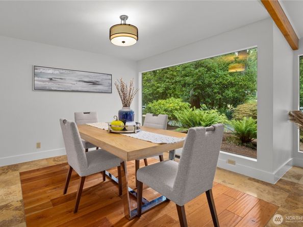 16 Bridlewood Circle, Kirkland WA 98033
