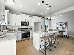 19 Meridian Avenue SE CR 08, Bothell WA 98012
