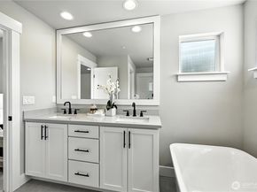 19 Meridian Avenue SE CR 08, Bothell WA 98012