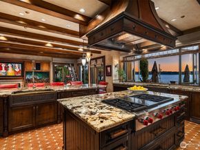 3639 W Mercer Way, Mercer Island WA 98040