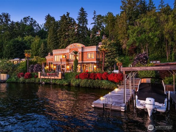 3639 W Mercer Way, Mercer Island WA 98040