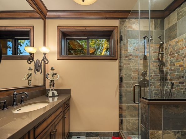 3639 W Mercer Way, Mercer Island WA 98040