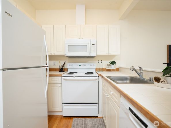 3800 NE Sunset Boulevard B101, Renton WA 98056
