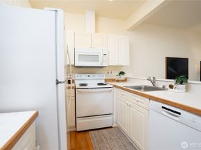 3800 NE Sunset Boulevard B101, Renton WA 98056