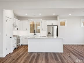 330 182ND Place SE, Bothell WA 98012