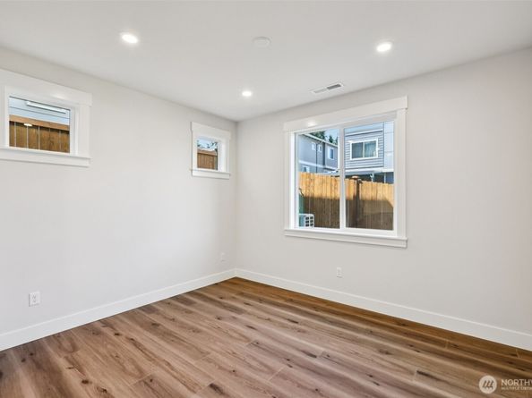 330 182ND Place SE, Bothell WA 98012
