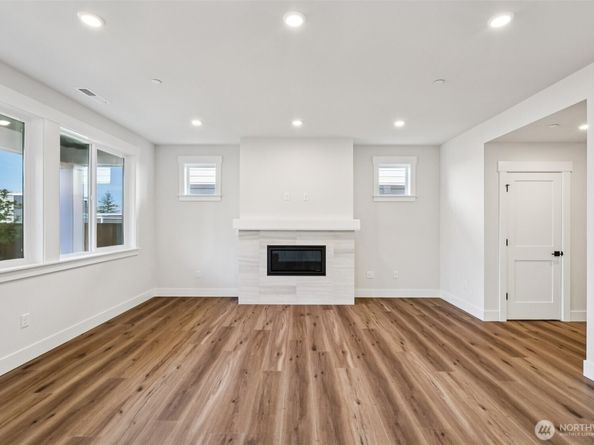 330 182ND Place SE, Bothell WA 98012