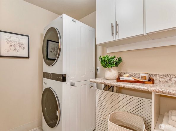 2423 8th Avenue N 101, Seattle WA 98109