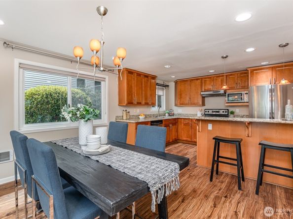 2423 8th Avenue N 101, Seattle WA 98109