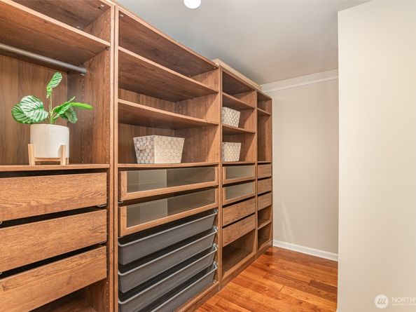 2423 8th Avenue N 101, Seattle WA 98109