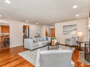 2423 8th Avenue N 101, Seattle WA 98109