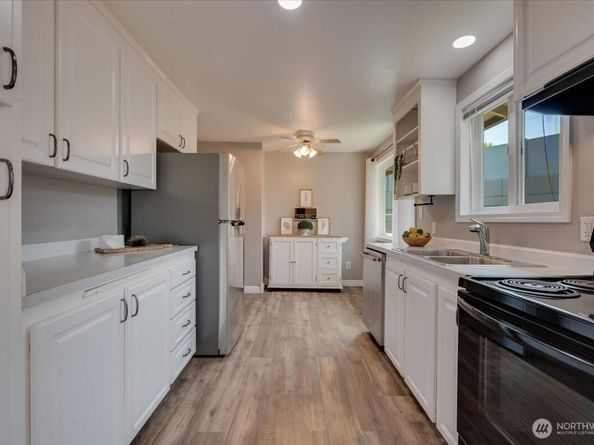 15121 3rd Avenue NE, Shoreline WA 98155