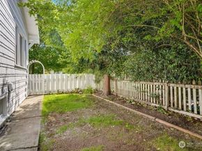 1027 E Main Street, Auburn WA 98002