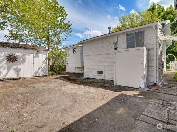 1027 E Main Street, Auburn WA 98002