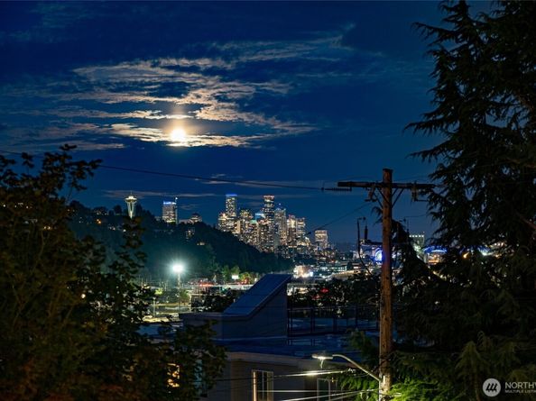2312 W Boston Street 201, Seattle WA 98199