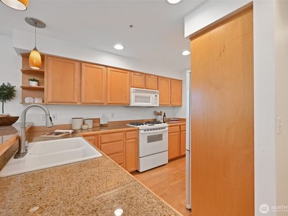 2312 W Boston Street 201, Seattle WA 98199