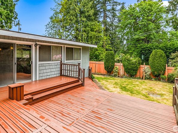 15729 Larch Way, Lynnwood WA 98087