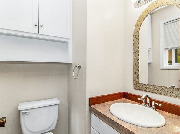 15729 Larch Way, Lynnwood WA 98087