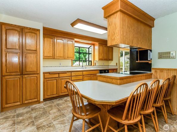 15729 Larch Way, Lynnwood WA 98087