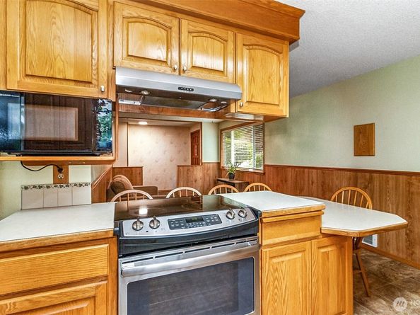15729 Larch Way, Lynnwood WA 98087
