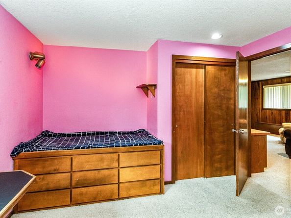 15729 Larch Way, Lynnwood WA 98087