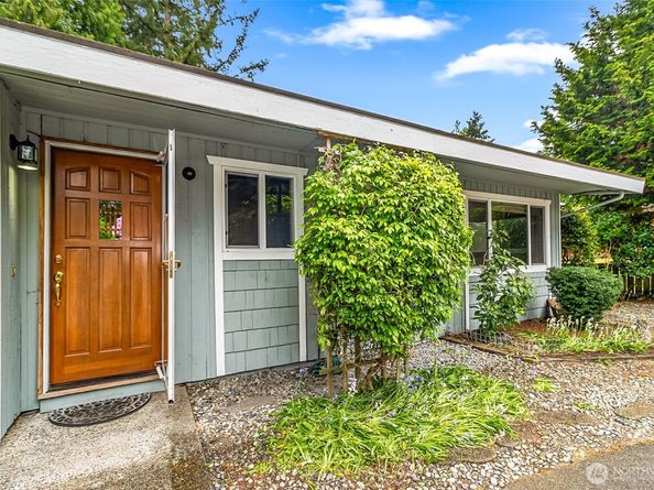 15729 Larch Way, Lynnwood WA 98087