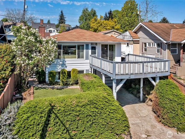 7351 32nd Avenue SW, Seattle WA 98126