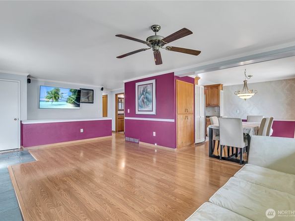 7351 32nd Avenue SW, Seattle WA 98126